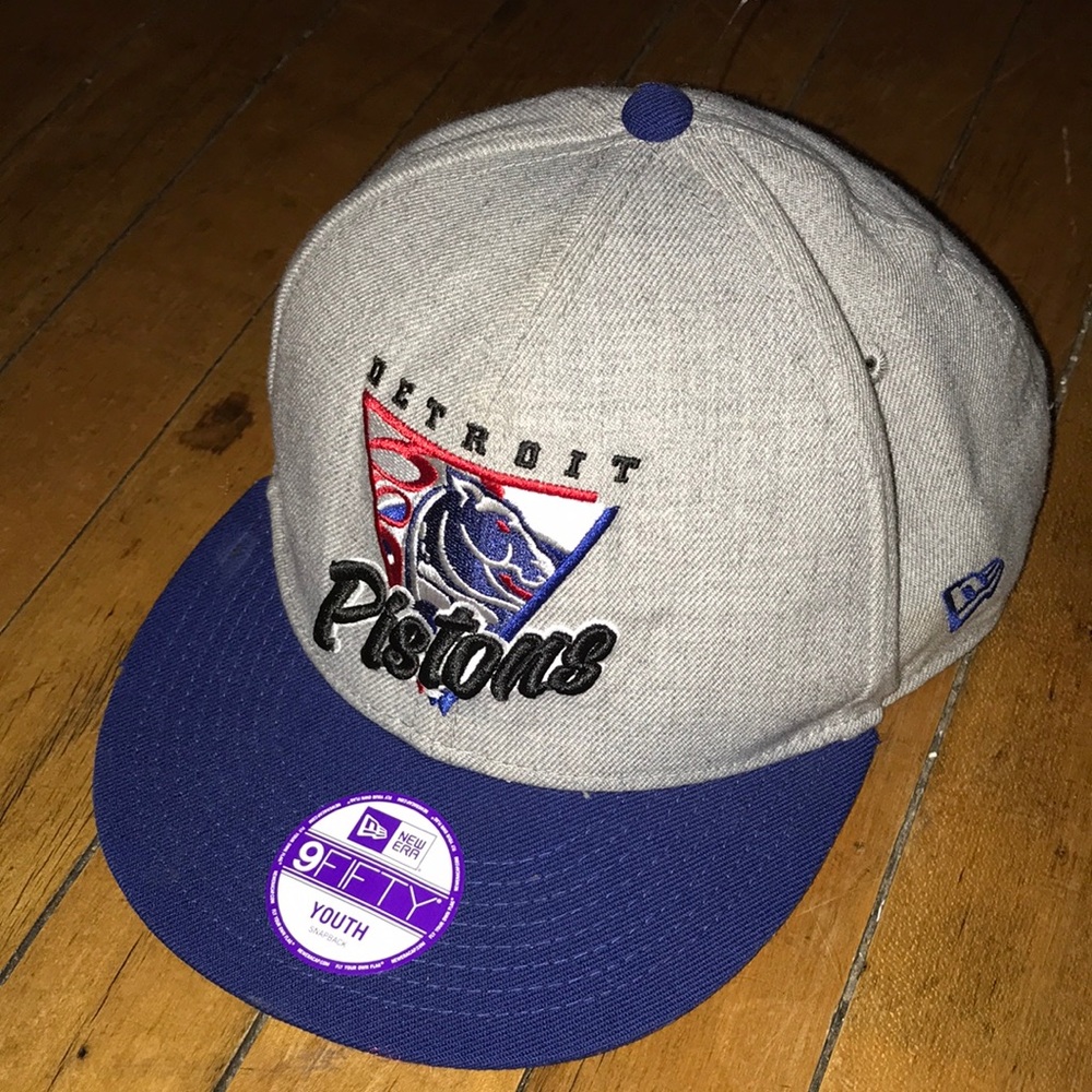 New Era‎ Youth Gray and Blue Pistons Hat